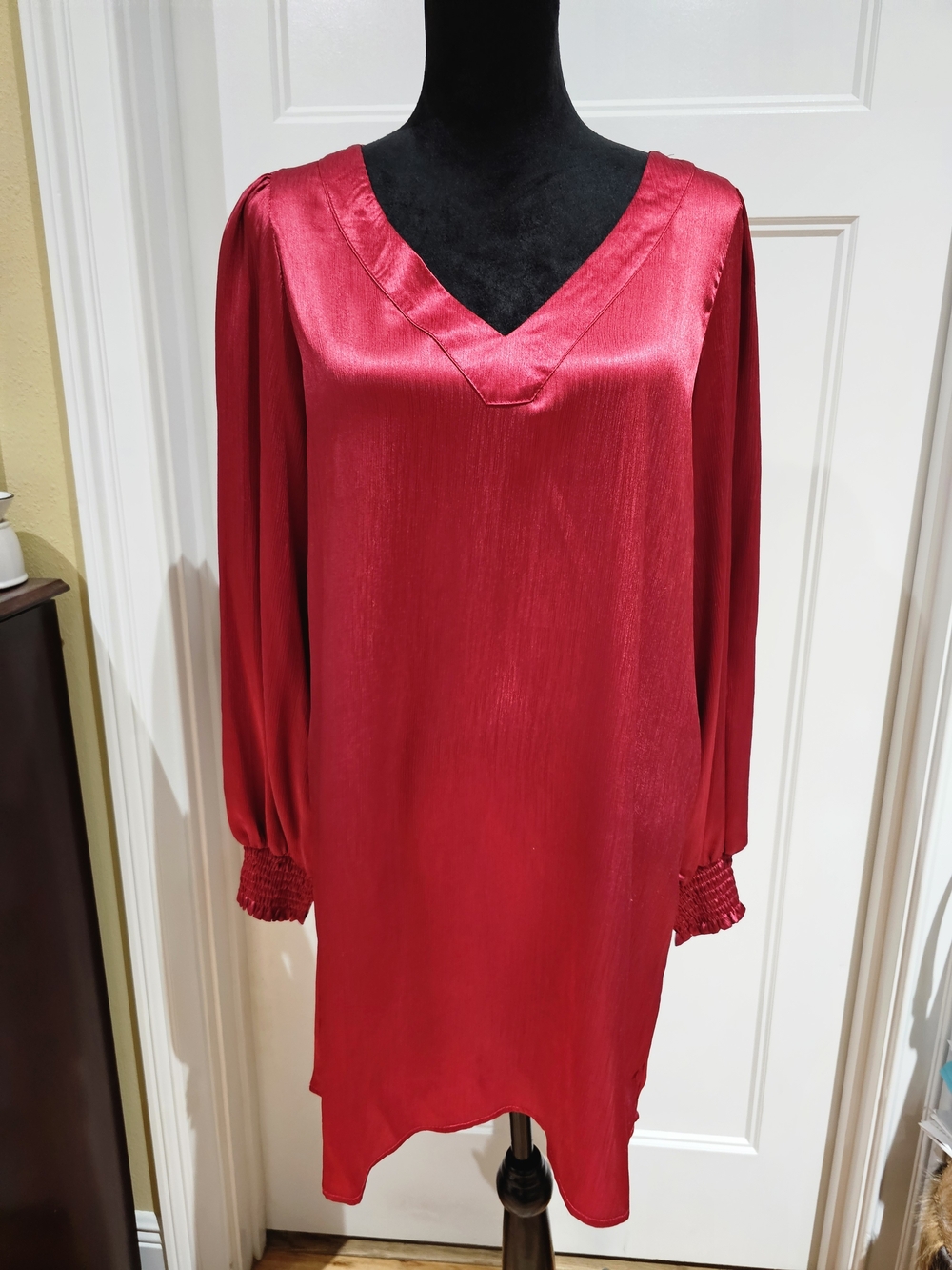 glam Red V-Neck Long Sleeve Shift Dress, NWT